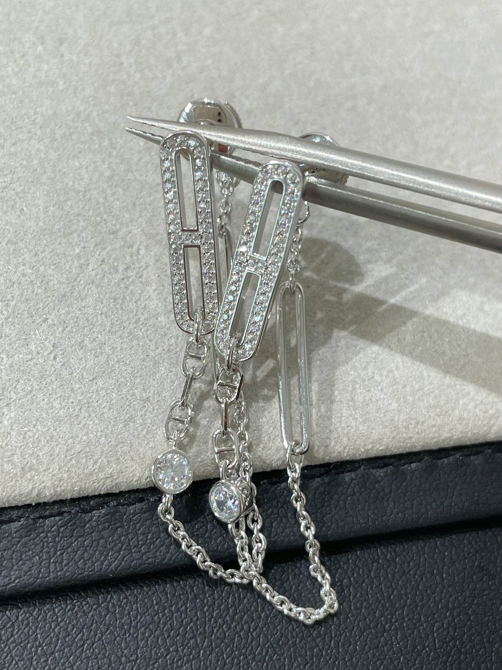 HERMES CHAINE CHAOS DIAMOND DROP EARRINGS