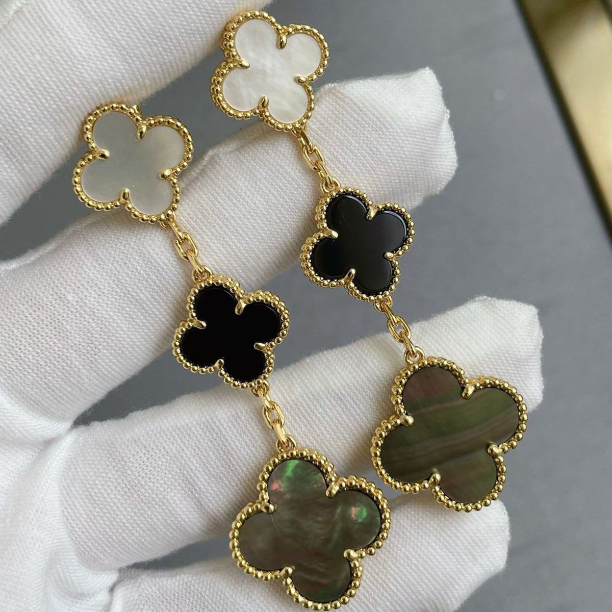 VCA CLOVER 3 MOTIF MOP ONYX DARK MOP PINK GOLD EARRINGS