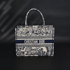 dior-book-tote-bag-blue-toile-de-jouy-embroidery Tote
