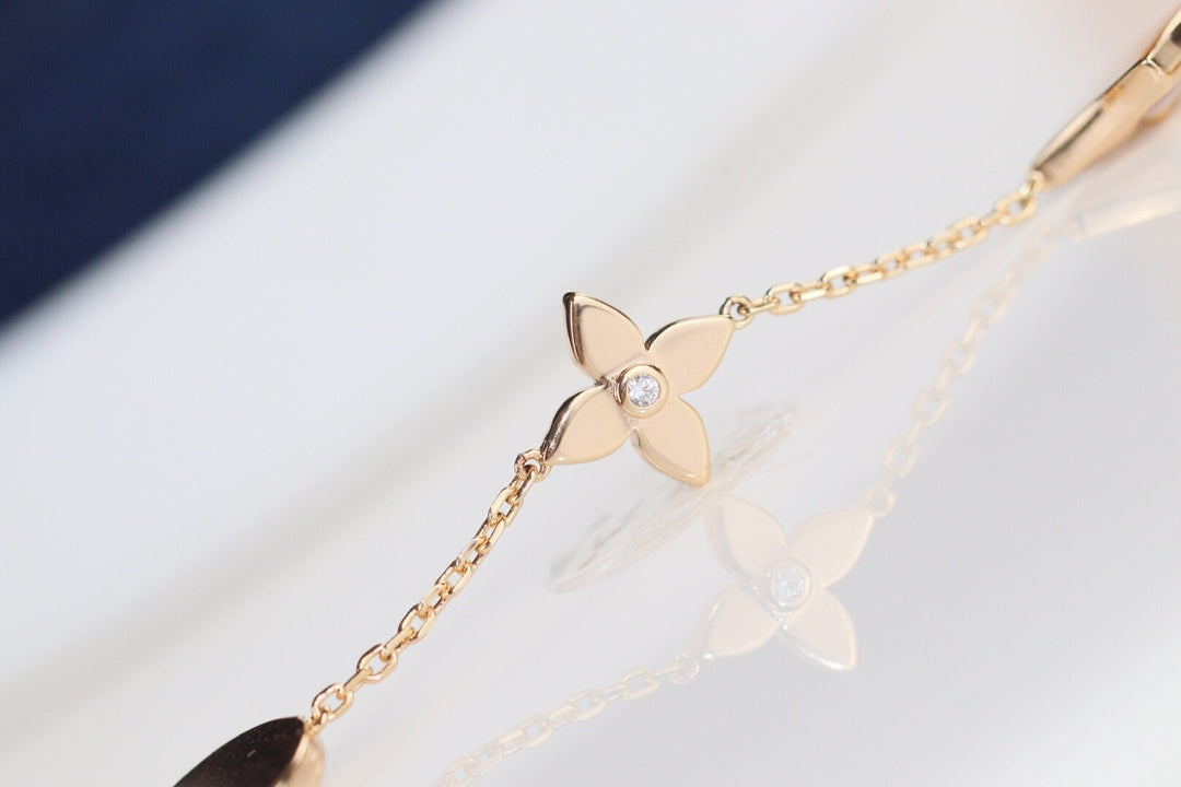 LOUIS VUITTON LEAF CLOVER BRACELET