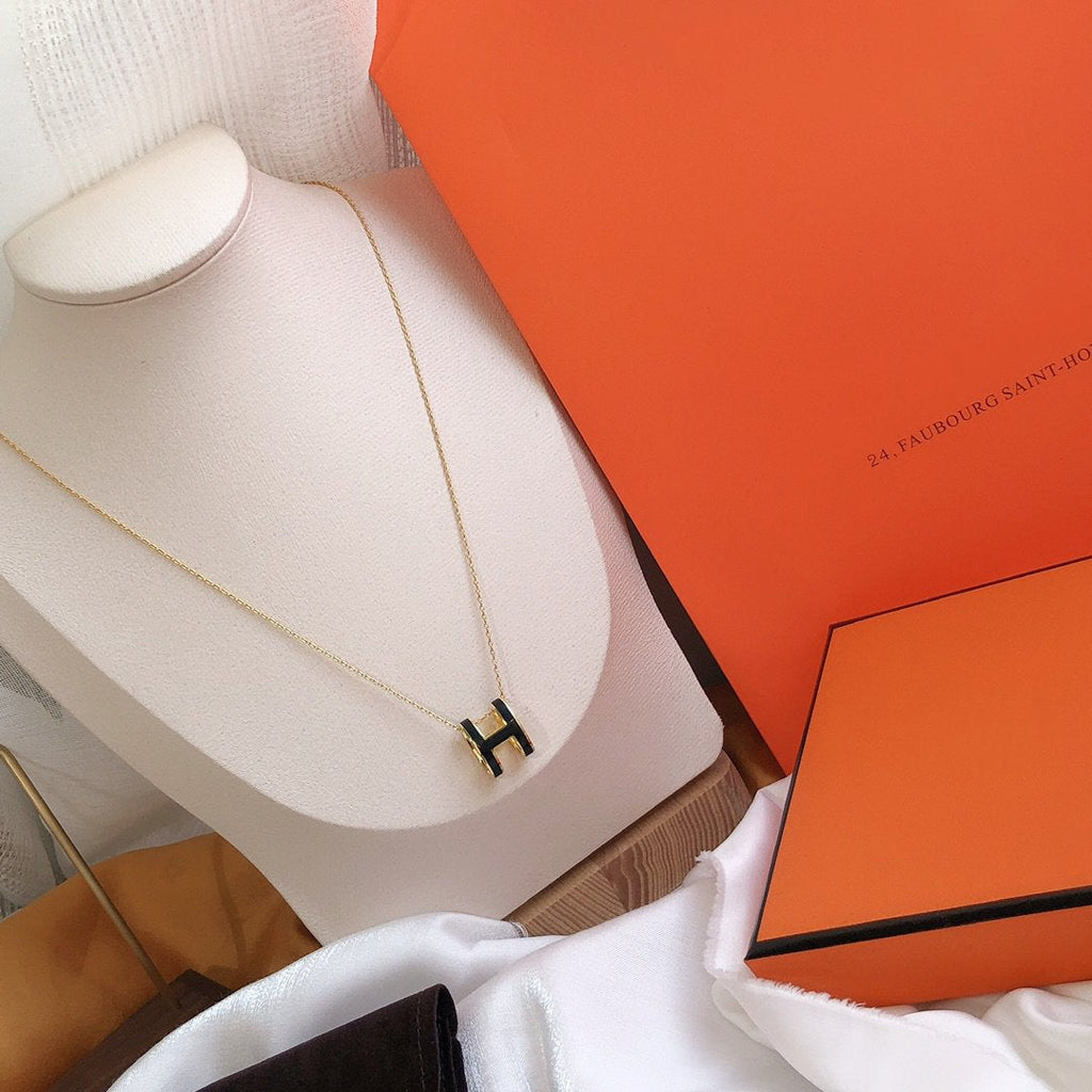 HERMES HM CLIC BLACK ENAMEL GOLD NECKLACE