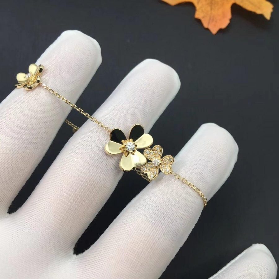 VCA FRIVOLE GOLD 5 FLOWERS BRACELET